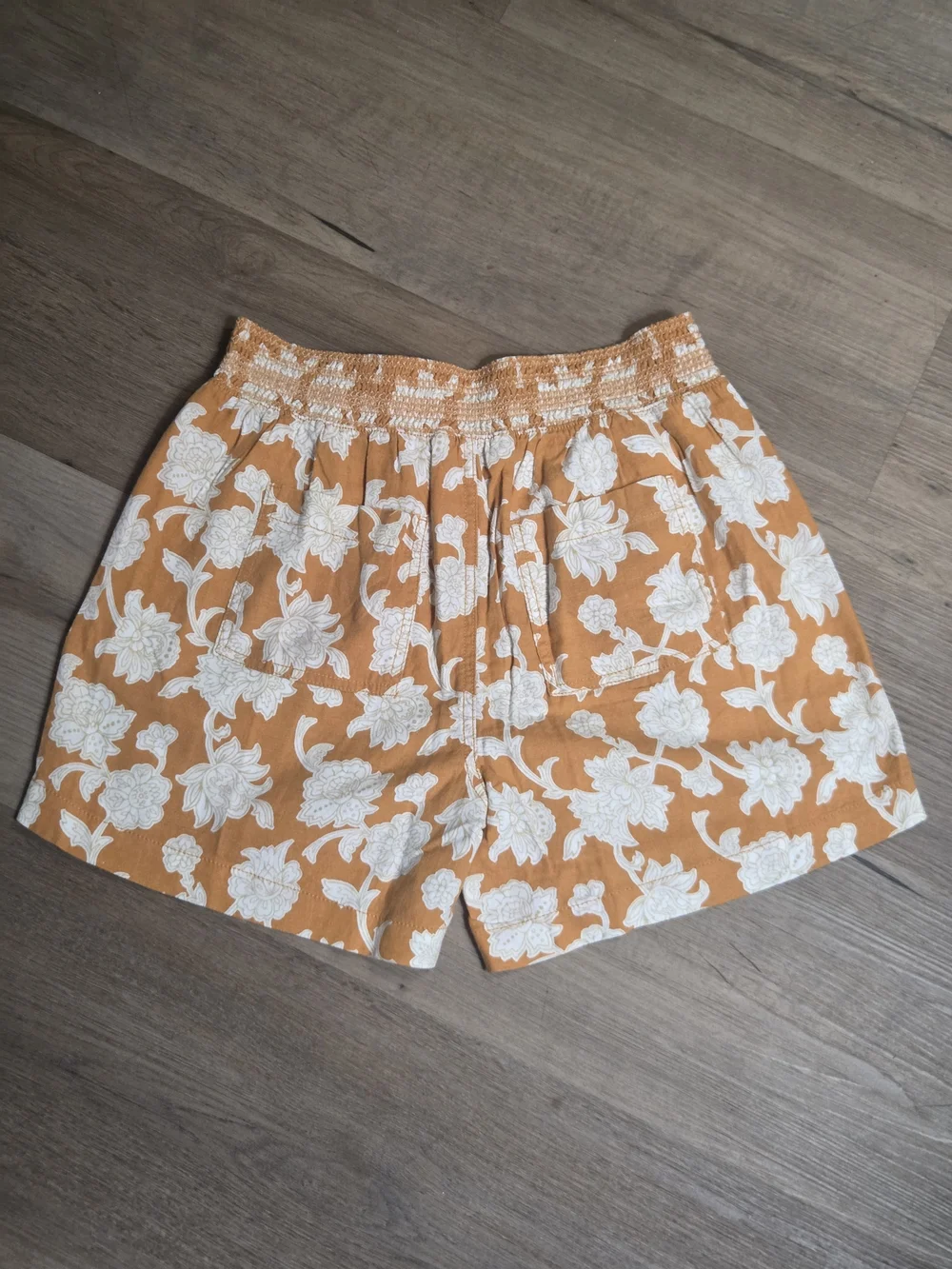 Women’s BRIGGS Floral Elastic Waist Shorts in Orange and White Sz M ~ Bin R